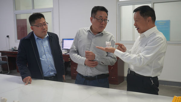 新乡市凤泉区区委常委 纪委书记 监委主任 付小彬 莅临亿丰公司 新乡红色精神传习馆参观学习